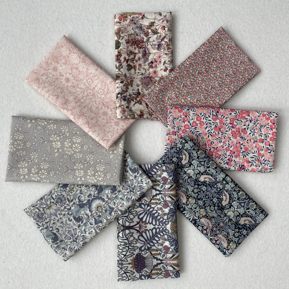 Stofpakke Lyserød og grå i 8 forskellige Liberty Fabrics Tana Lawn®