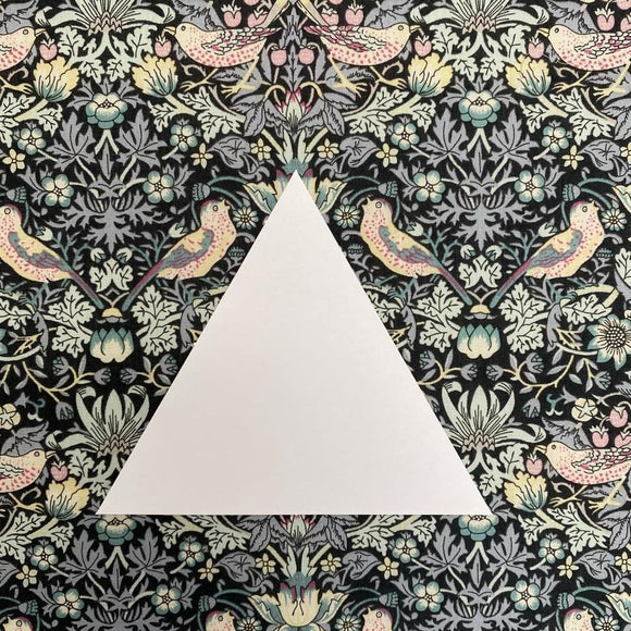 Papskabelon trekant, ligesidet sidemål, 100 stk. (vælg mellem 2 størrelser)