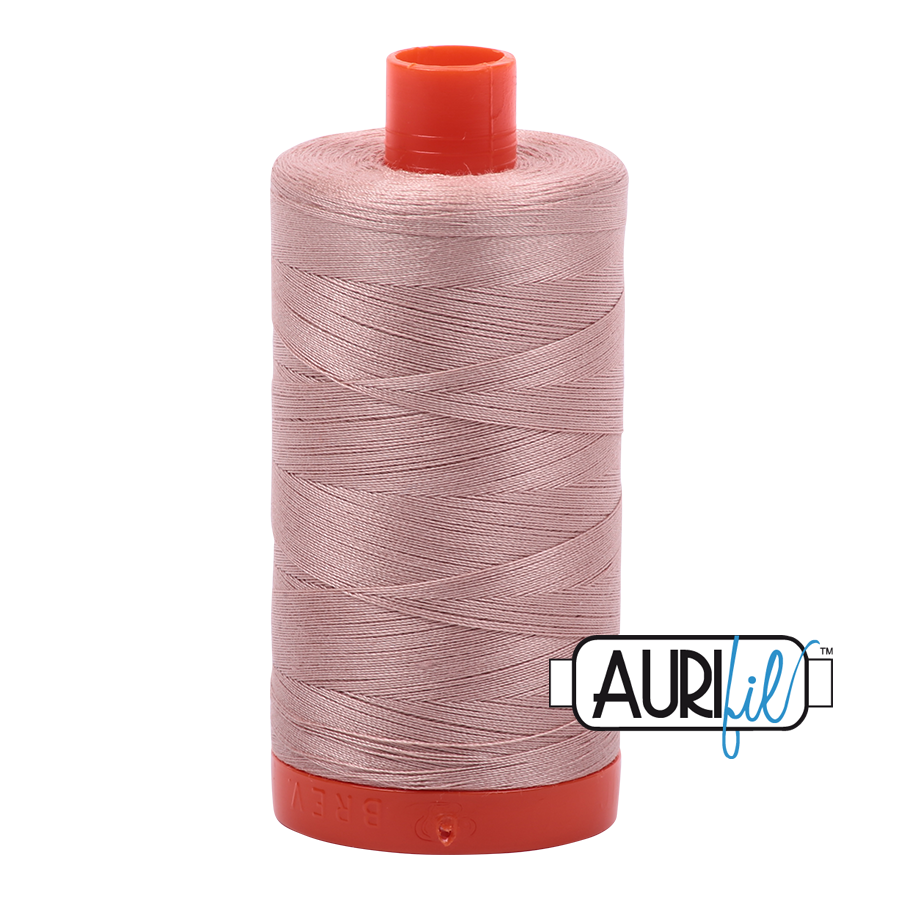 Aurifil tråd, bomuld, Antik blush: 2375 – 50WT, 1300 m