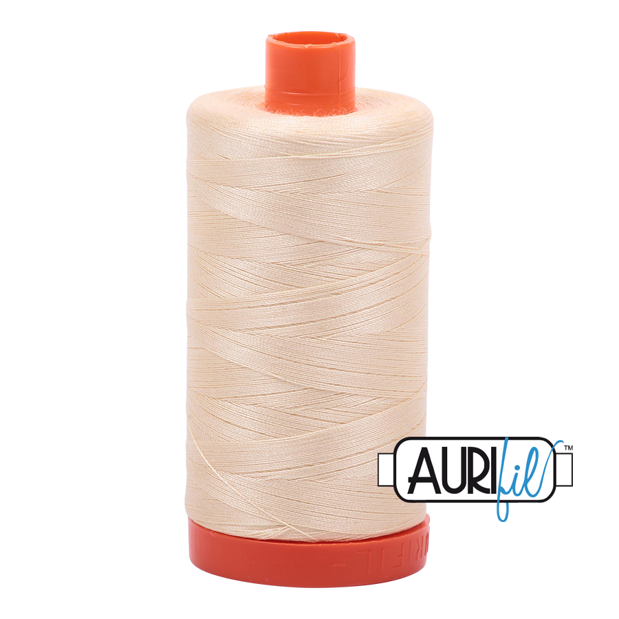 Aurifil tråd, bomuld, Lys gul: 2123 – 50WT, 1300 m