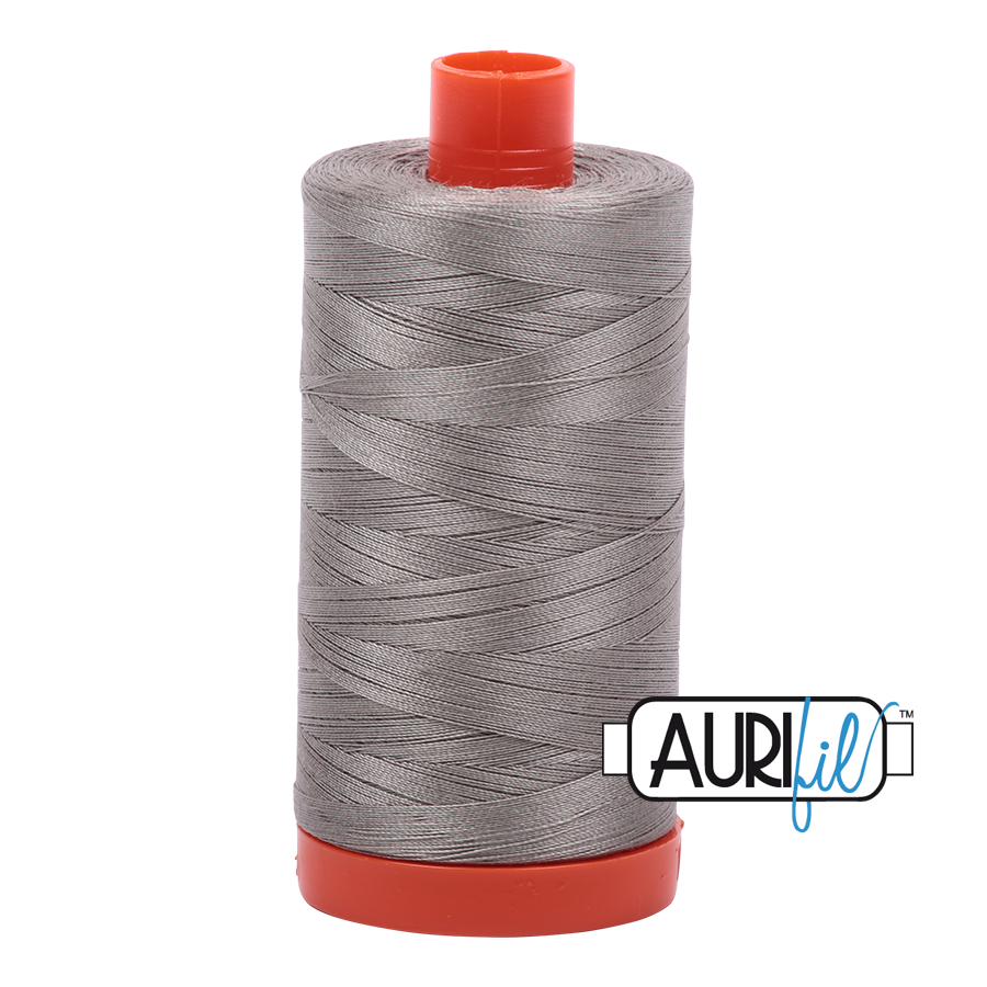 Aurifil tråd, bomuld, Lys dådyr: 6732 – 50WT, 1300 m