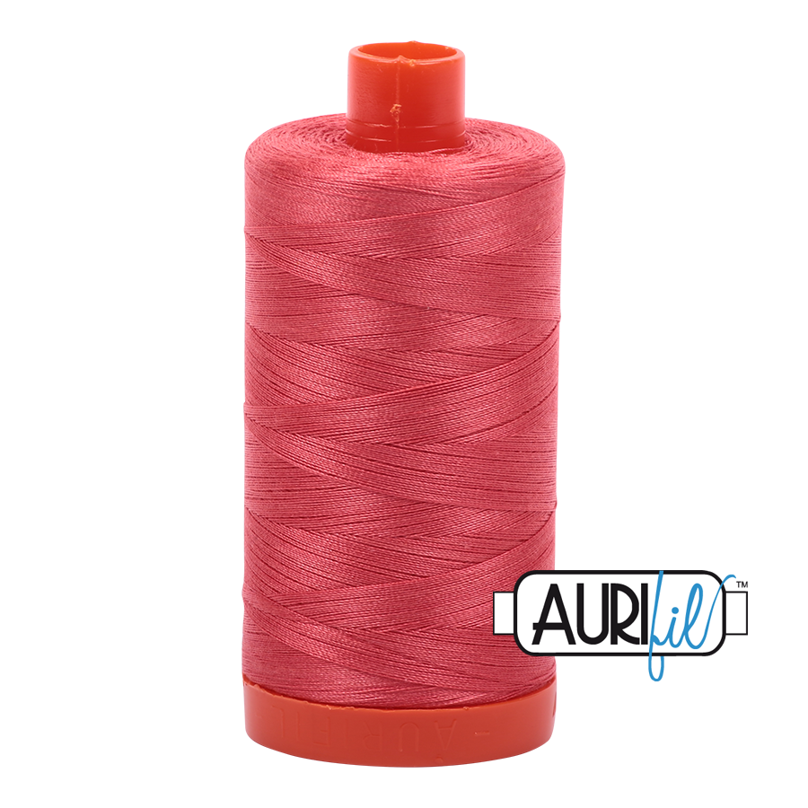 Aurifil tråd, bomuld, Mellemrød: 5002 – 50WT, 1300 m