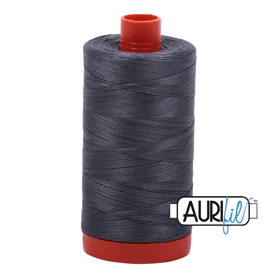 Aurifil tråd, bomuld, Mørk stål (jedi): 6736 – 50WT, 1300 m