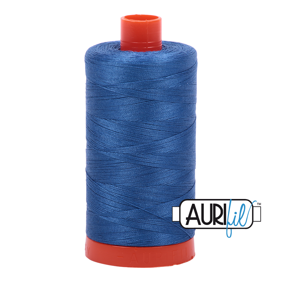 Aurifil tråd, bomuld, glasurblå, farve: 2730, 50WT, 1300 m