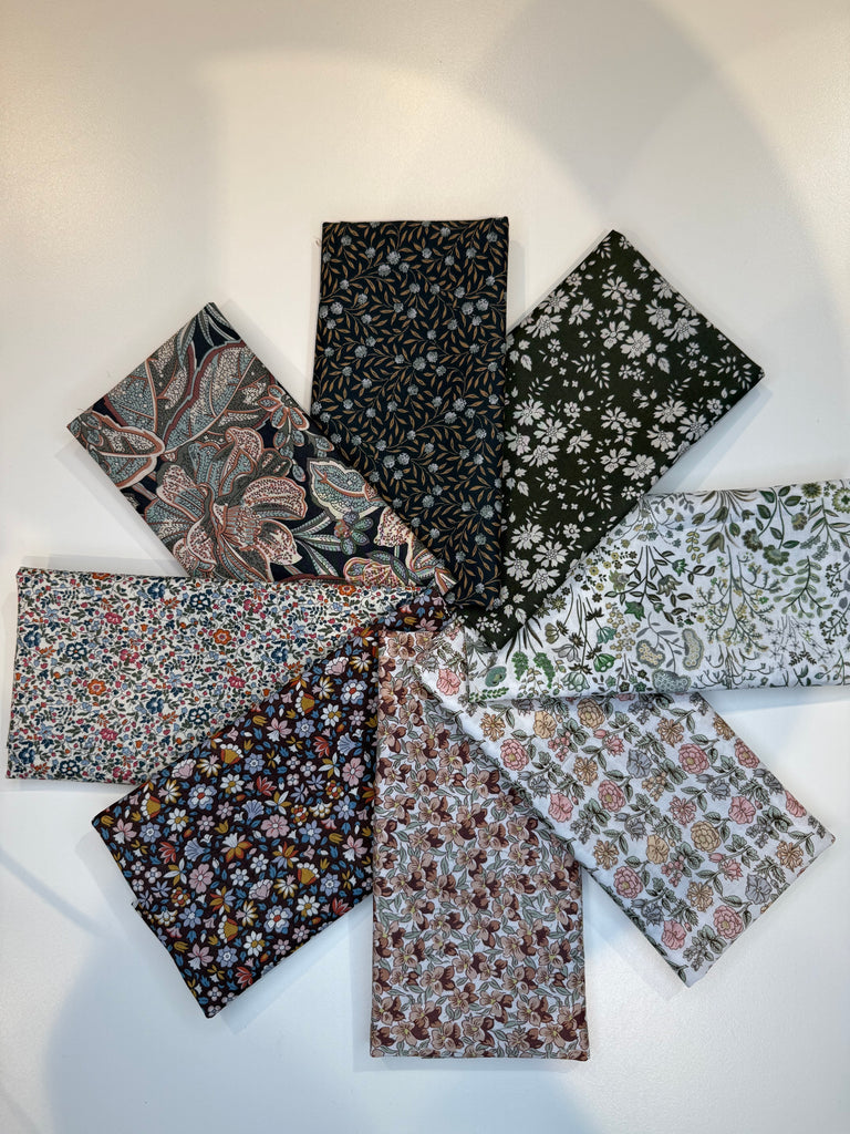 Pakke E, 8 forskellige Liberty Tana Lawn® stoffer (25 x 68 cm)
